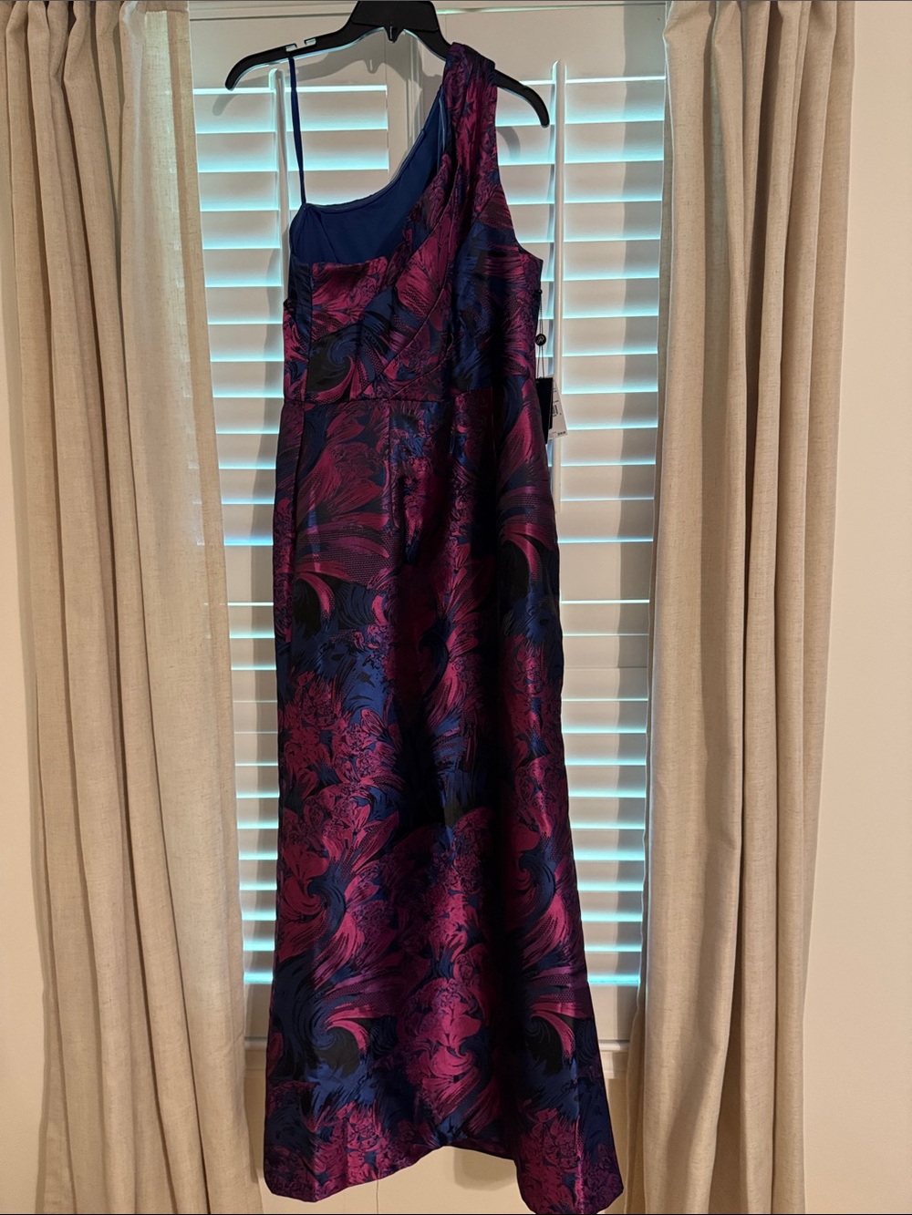 Adrianna Papell One-Shoulder Floral Gown in Fuchsia and Navy - Picture 4 of 4